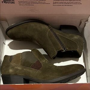 Earth origins Olive Ankle suede Boots with Side Zipper